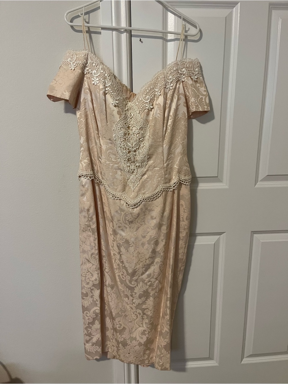 Off-Shoulder Lace Appliqué Midi Dress in Blush